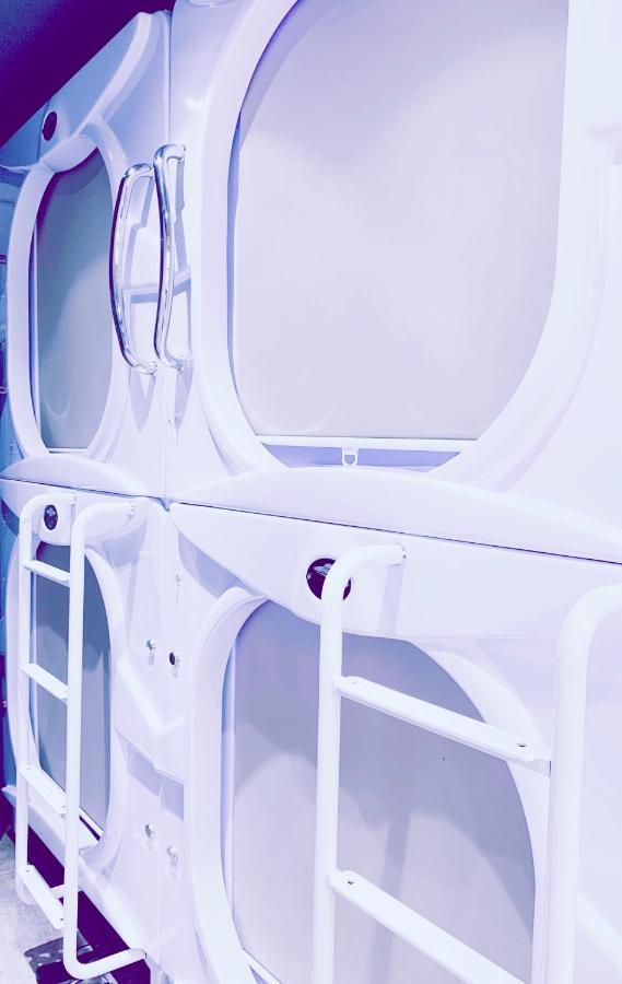 Met A Space Pod @ Boat Quay Singapore Exterior photo